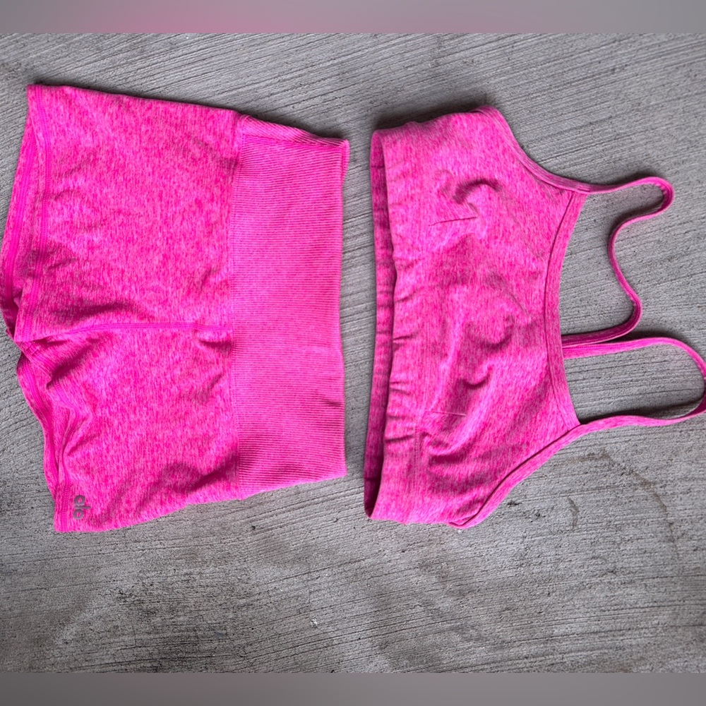 ALO YOGA SHORTS + BRA SET 😍😍